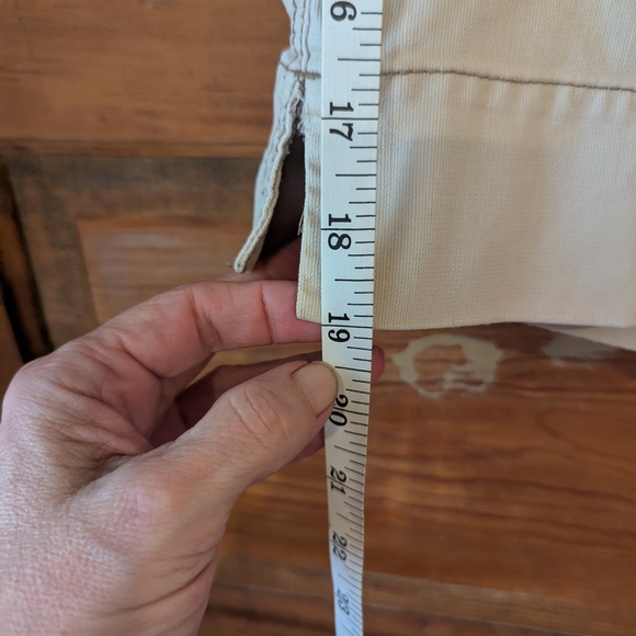 Maurices Cream Bermudas with Textured Fabric and Relaxed Fit - Picture 4 of 8